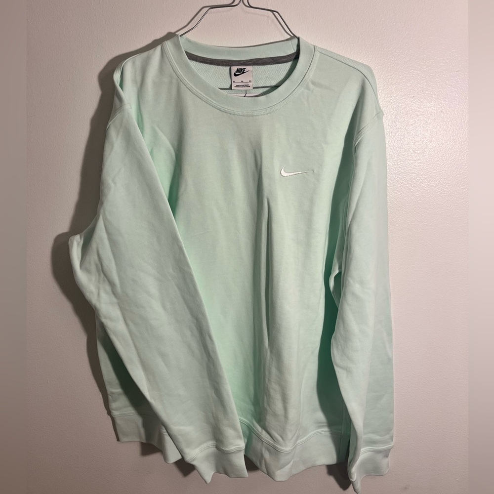 NWT Nike Pastel Green Crewneck Sweater